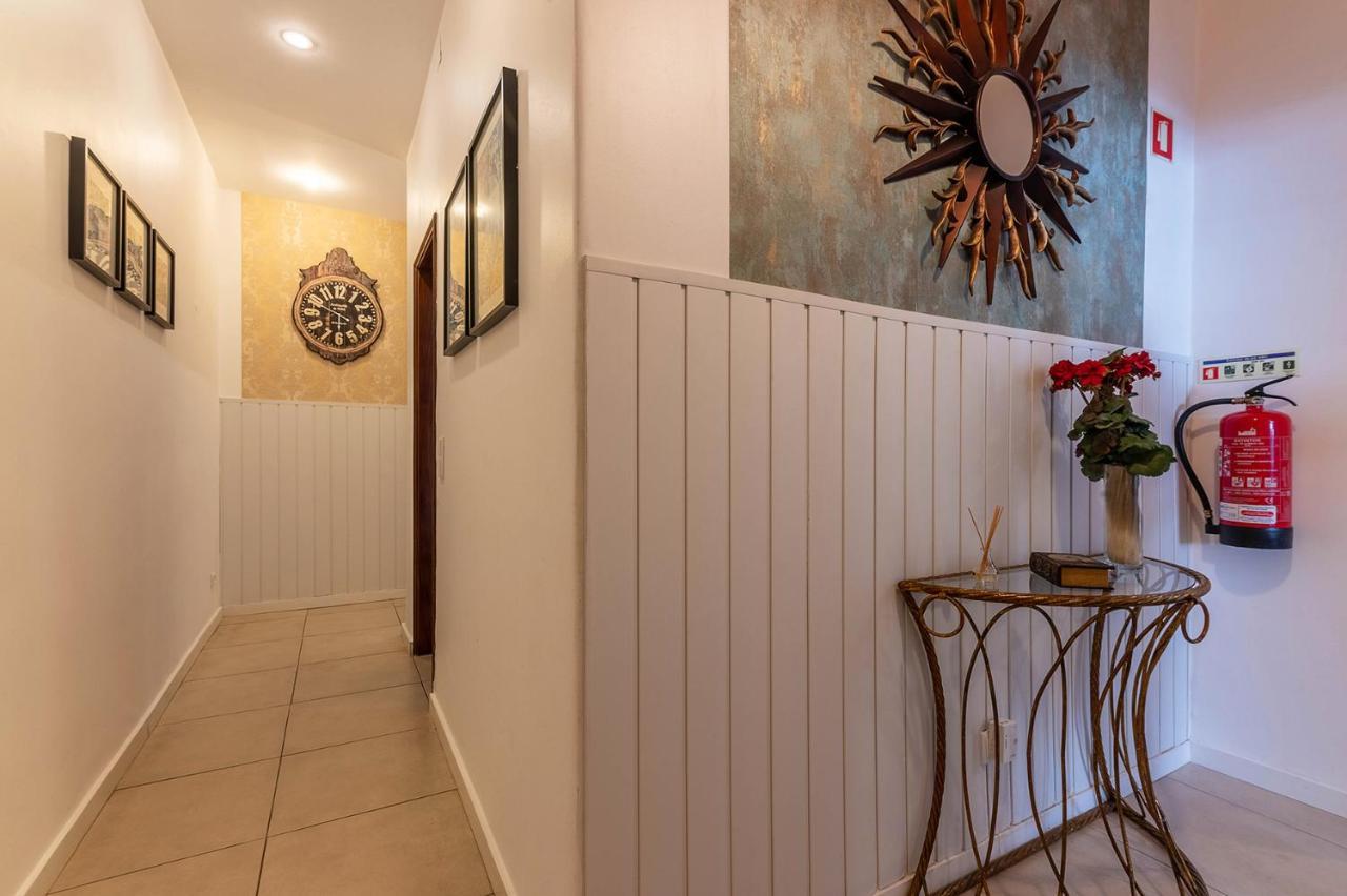 Alm- Spacious. Sunny. Patio. Quiet Area. Fast Wifi Lisboa Exteriör bild