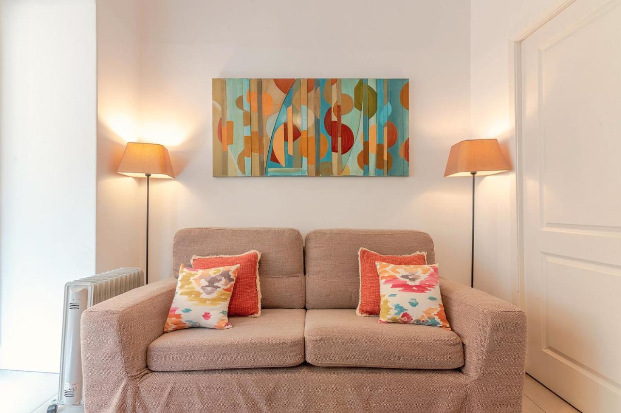 Alm- Spacious. Sunny. Patio. Quiet Area. Fast Wifi Lisboa Exteriör bild