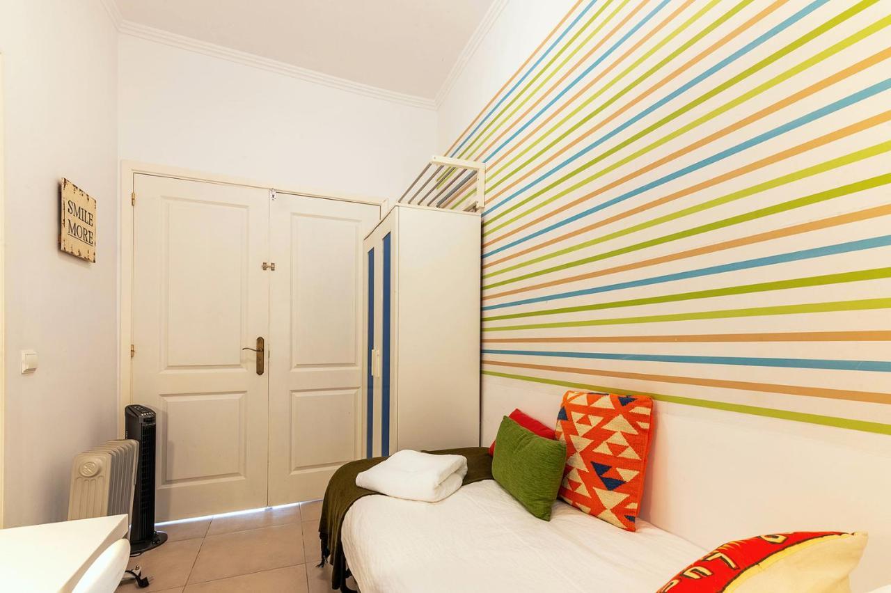 Alm- Spacious. Sunny. Patio. Quiet Area. Fast Wifi Lisboa Exteriör bild