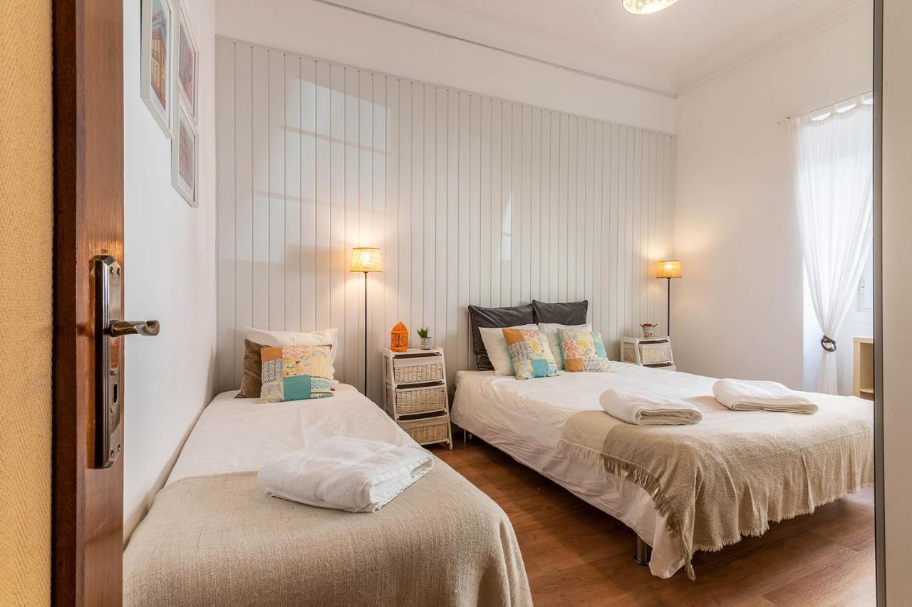 Alm- Spacious. Sunny. Patio. Quiet Area. Fast Wifi Lisboa Exteriör bild