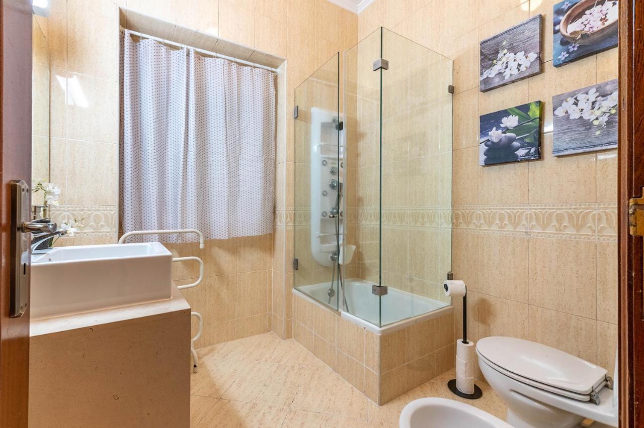 Alm- Spacious. Sunny. Patio. Quiet Area. Fast Wifi Lisboa Exteriör bild