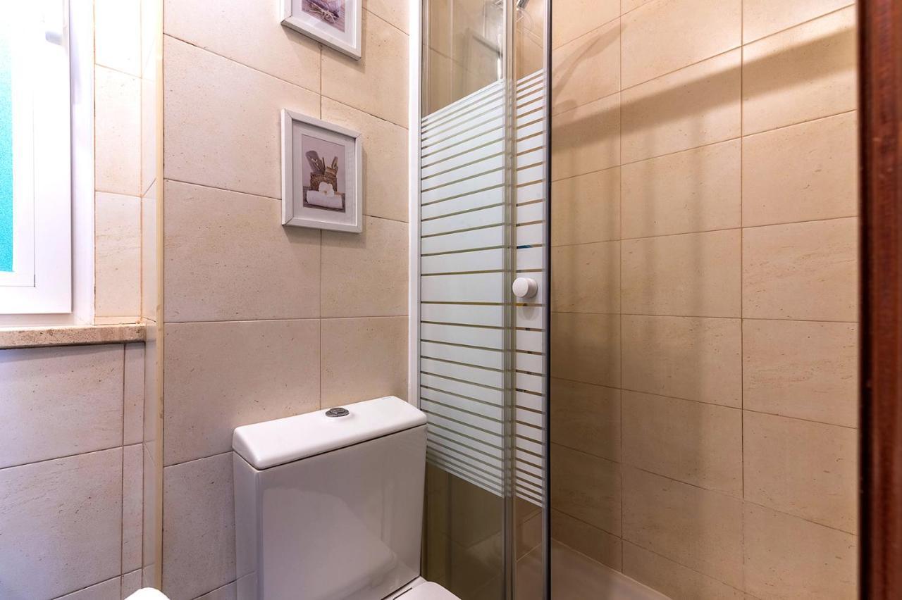 Alm- Spacious. Sunny. Patio. Quiet Area. Fast Wifi Lisboa Exteriör bild