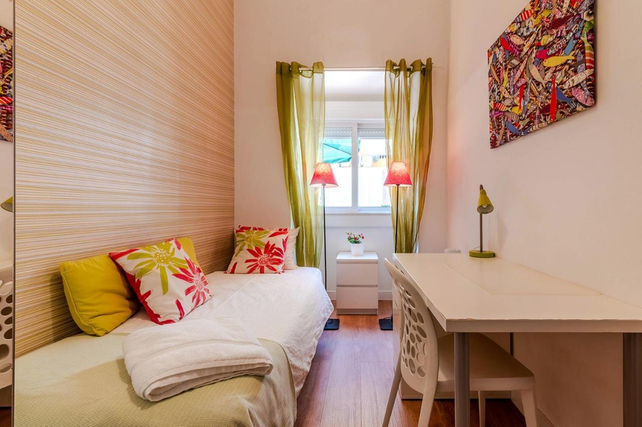 Alm- Spacious. Sunny. Patio. Quiet Area. Fast Wifi Lisboa Exteriör bild