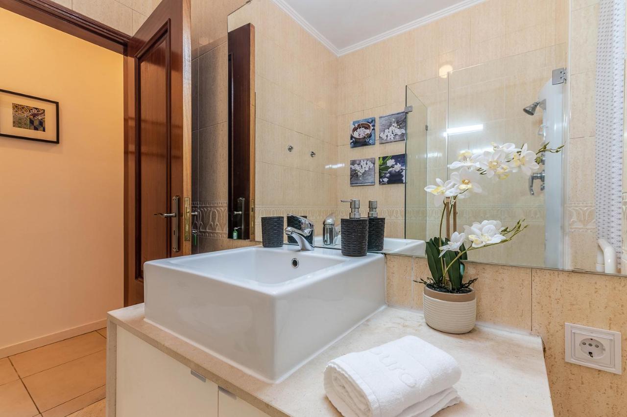 Alm- Spacious. Sunny. Patio. Quiet Area. Fast Wifi Lisboa Exteriör bild
