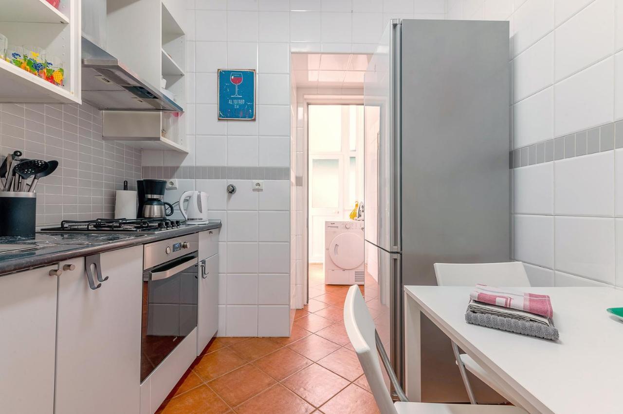 Alm- Spacious. Sunny. Patio. Quiet Area. Fast Wifi Lisboa Exteriör bild